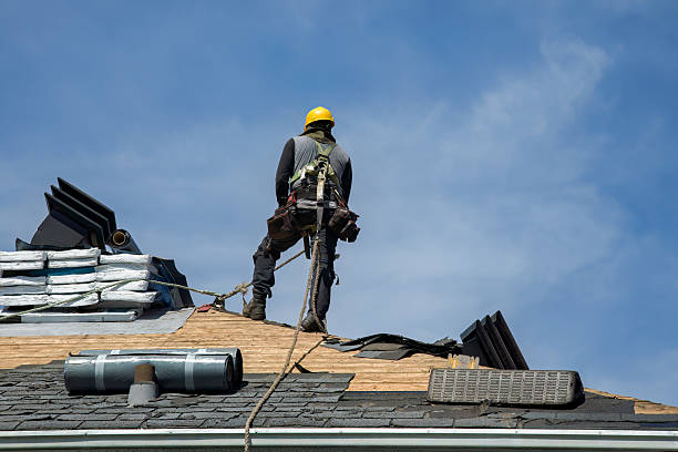 Professional Gutter Installation technician working in Hixson, TN